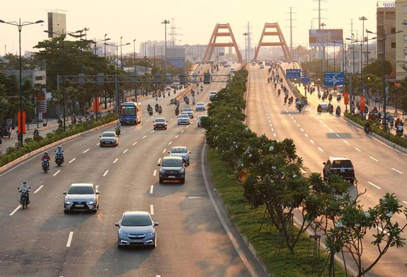 không vượt xe nếu phía trước giảm tốc