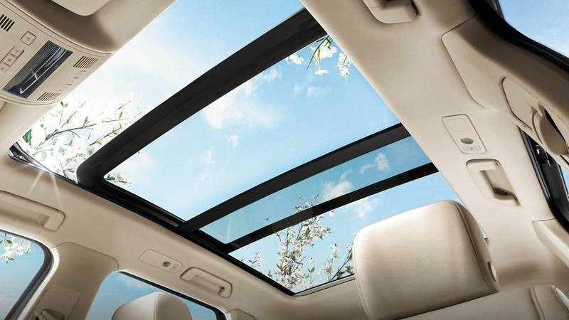 Xe ô tô có cửa sổ trời: Ưu nhược điểm & các mẫu nên biết