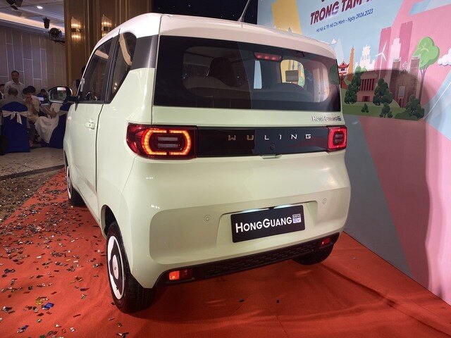 Nội thất đơn giản tiện dụng của xe ô tô điện mini Trung Quốc Wuling MiniEV