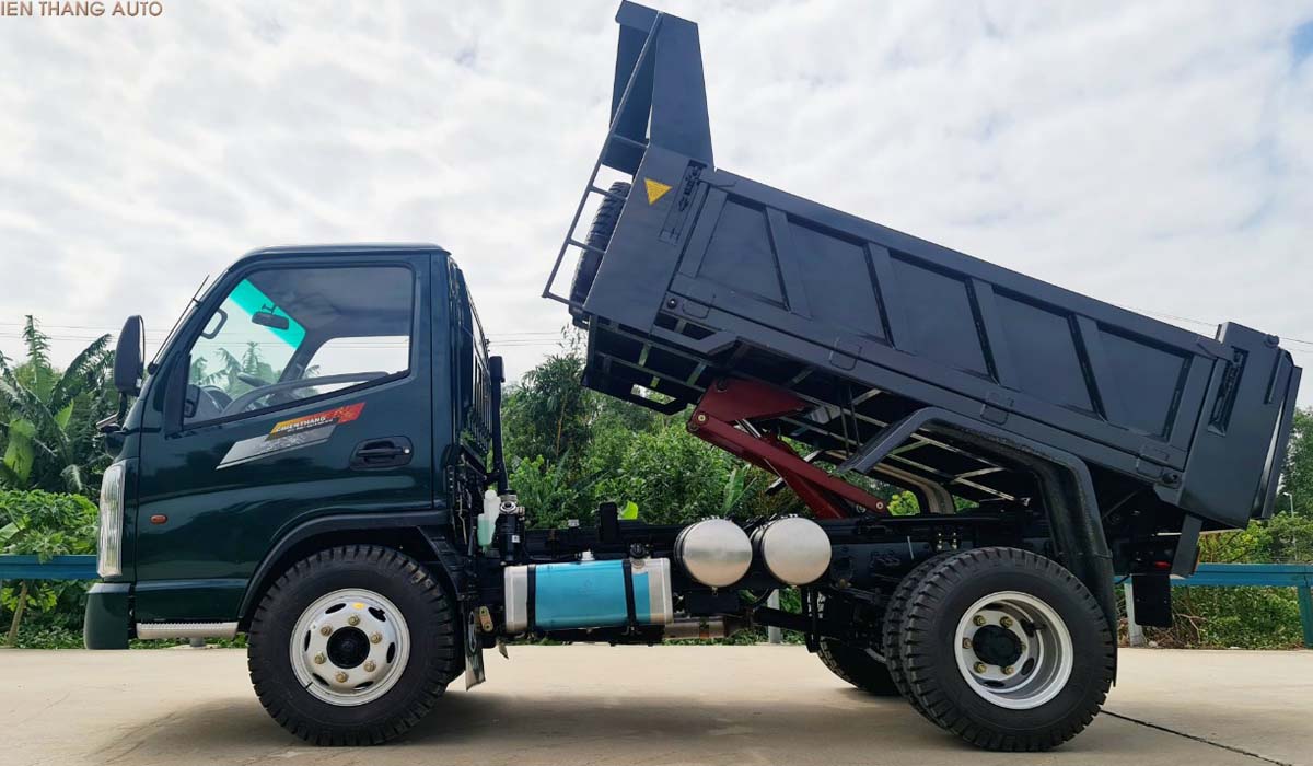 Góc nhìn hông xe ben Chiến Thắng 3.5 tấn