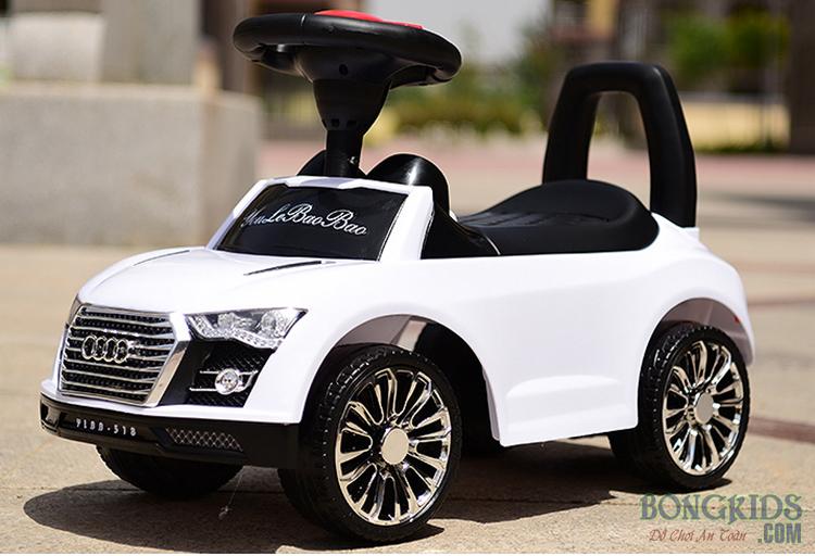 Xe ô tô chòi chân Audi 1688 màu trắng cho bé