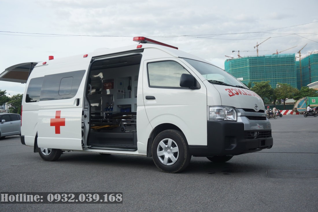 Tổng quan ngoại thất xe ô tô cứu thương Toyota Hiace nóc cao