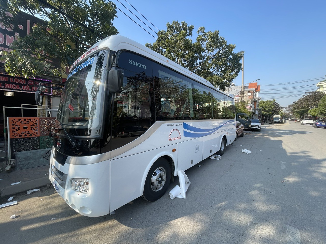 Decal dán kính xe tăng tính thẩm mỹ và an toàn