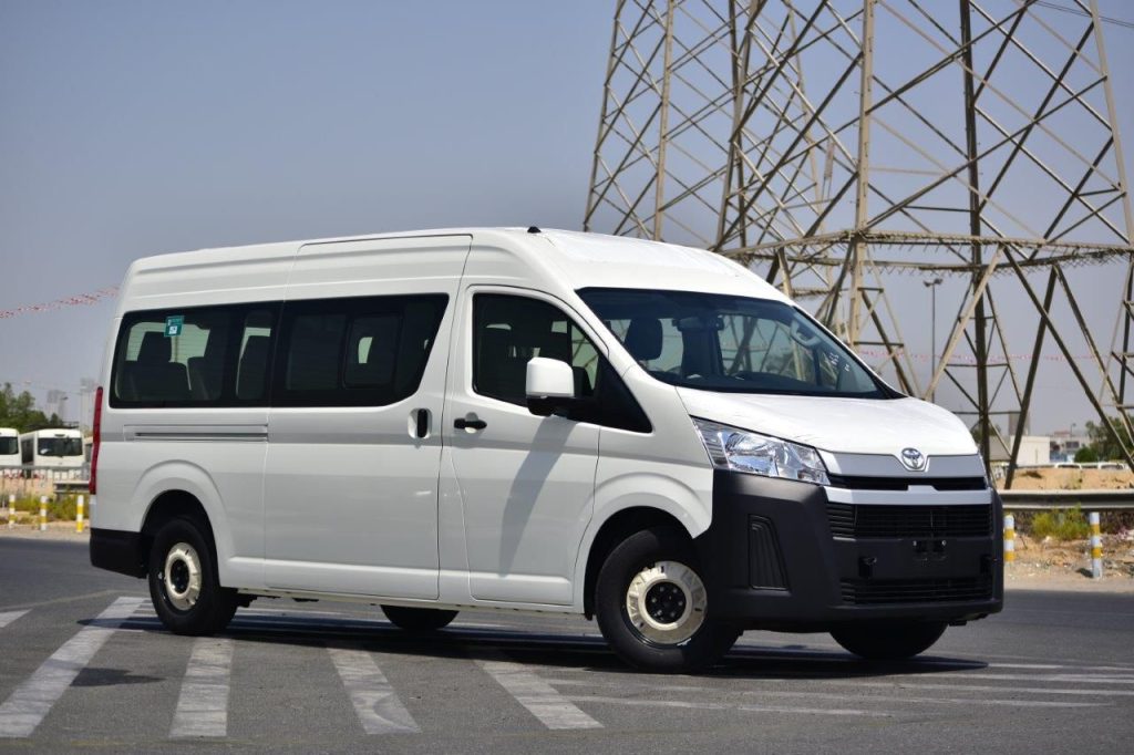 Toyota Hiace - Mẫu xe ô tô 9 chỗ phổ biến tại Việt Nam