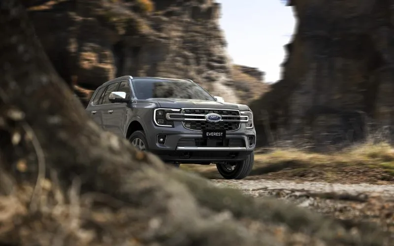 Ford Everest mang khối động cơ Bi-Turbo Diesel 2.0L i4 TDCi có công suất vận hành 209 mã lực