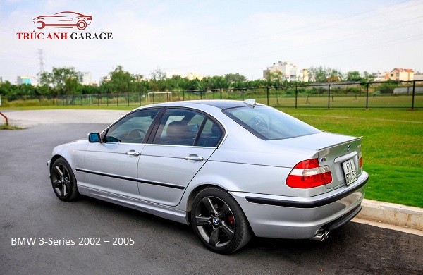 Xe BMW 3-Series đời 2002-2005, minh họa cho xe ô tô cũ tầm giá 250-300 triệu