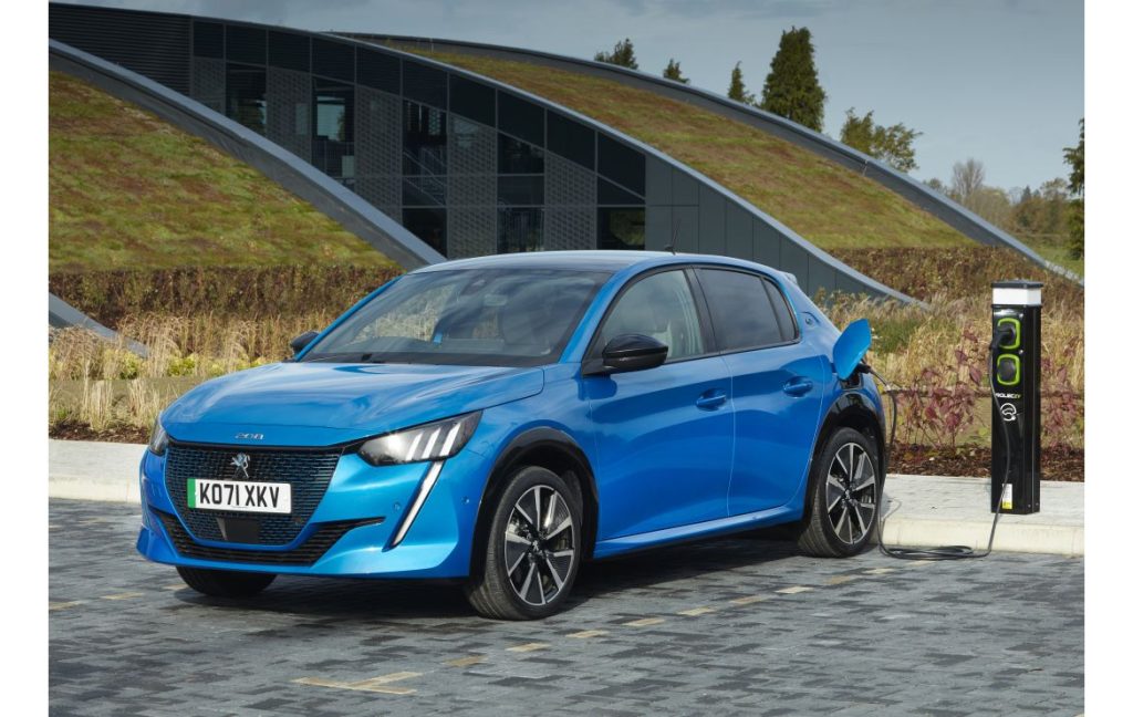Xe ô tô điện giá rẻ Peugeot E-208