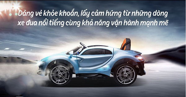 Kiểu dáng thể thao của xe ô tô màu xanh cho bé
