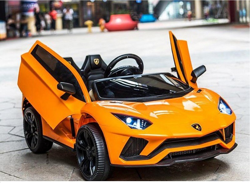 Hình ảnh xe ô tô điện trẻ em Lamborghini LT 998 màu cam nổi bật