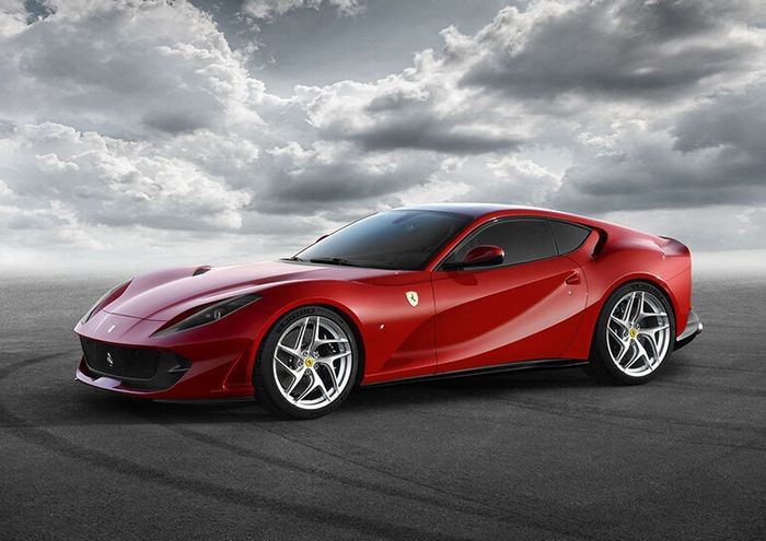 Ferrari, một siêu phẩm trong danh sách top hãng xe ô tô siêu sang.