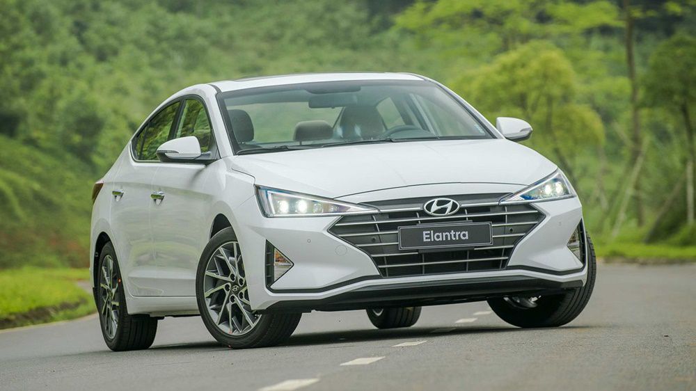 Xe ô tô số tự động phù hợp cho người tự học lái xe B11