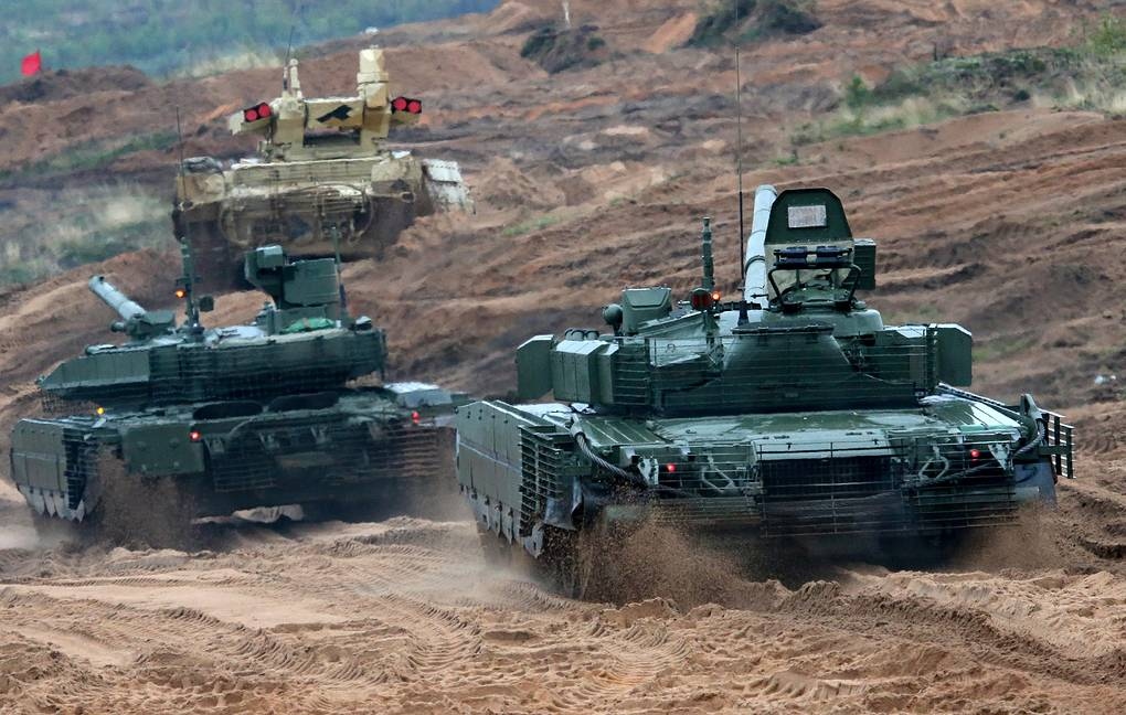 Xe ô tô bọc thép: Thị trưởng Lithuania cán xe đỗ sai