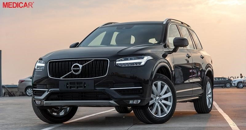 Logo Volvo và tên hãng xe