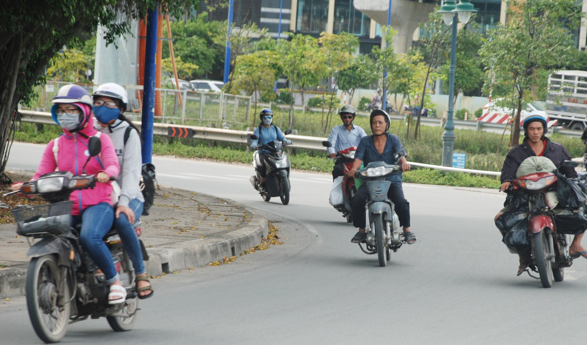 Mức phạt xe ô tô không bật xi nhan 2025 theo Nghị định 168/2024