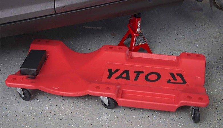 Hình ảnh xe chui gầm Yato YT-0880 cho công việc sửa chữa gầm xe