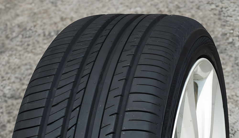 Yokohama Advan dB V552 - Lốp xe ô tô êm ái và hiệu quả