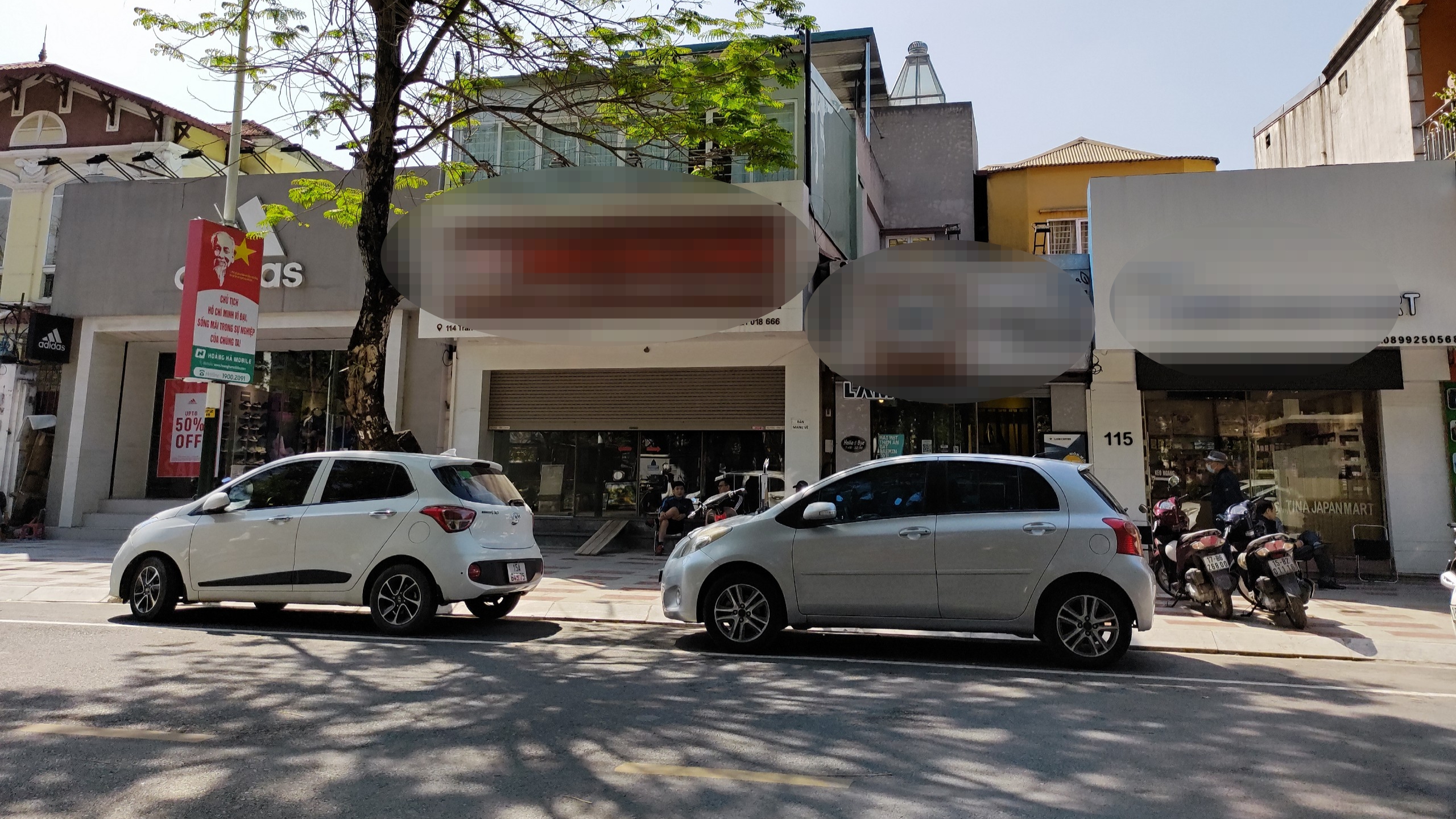 Hình ảnh thực tế xe ô tô đậu ở đường Trần Phú, Hải Phòng sau khi được quy hoạch chỗ đậu