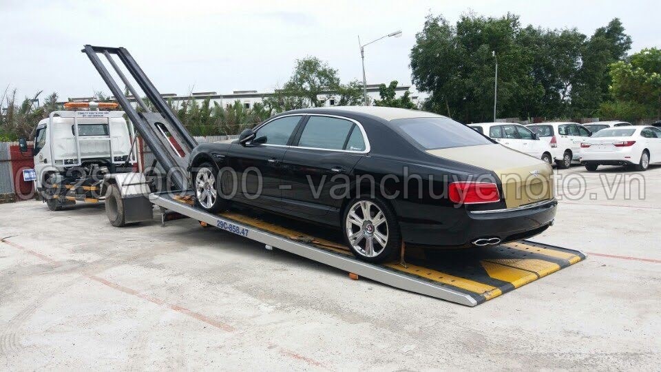 Xe chuyên dụng vận chuyển gửi xe ô tô Nha Trang Hà Nội