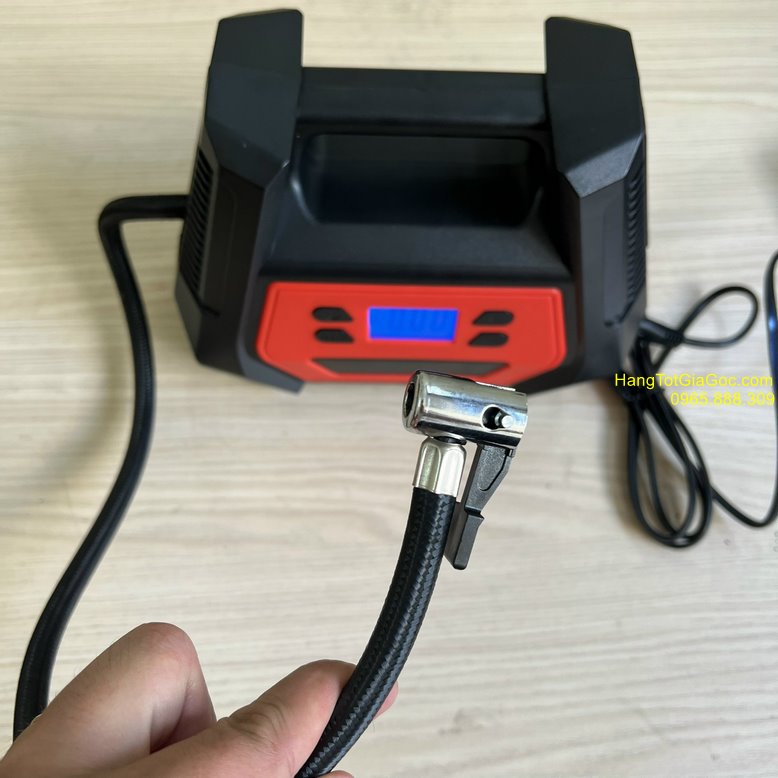 Bơm bánh xe ô tô BXD09 với các đầu bơm đi kèm Bơm bánh xe ô tô BXD09 với các đầu bơm đi kèm