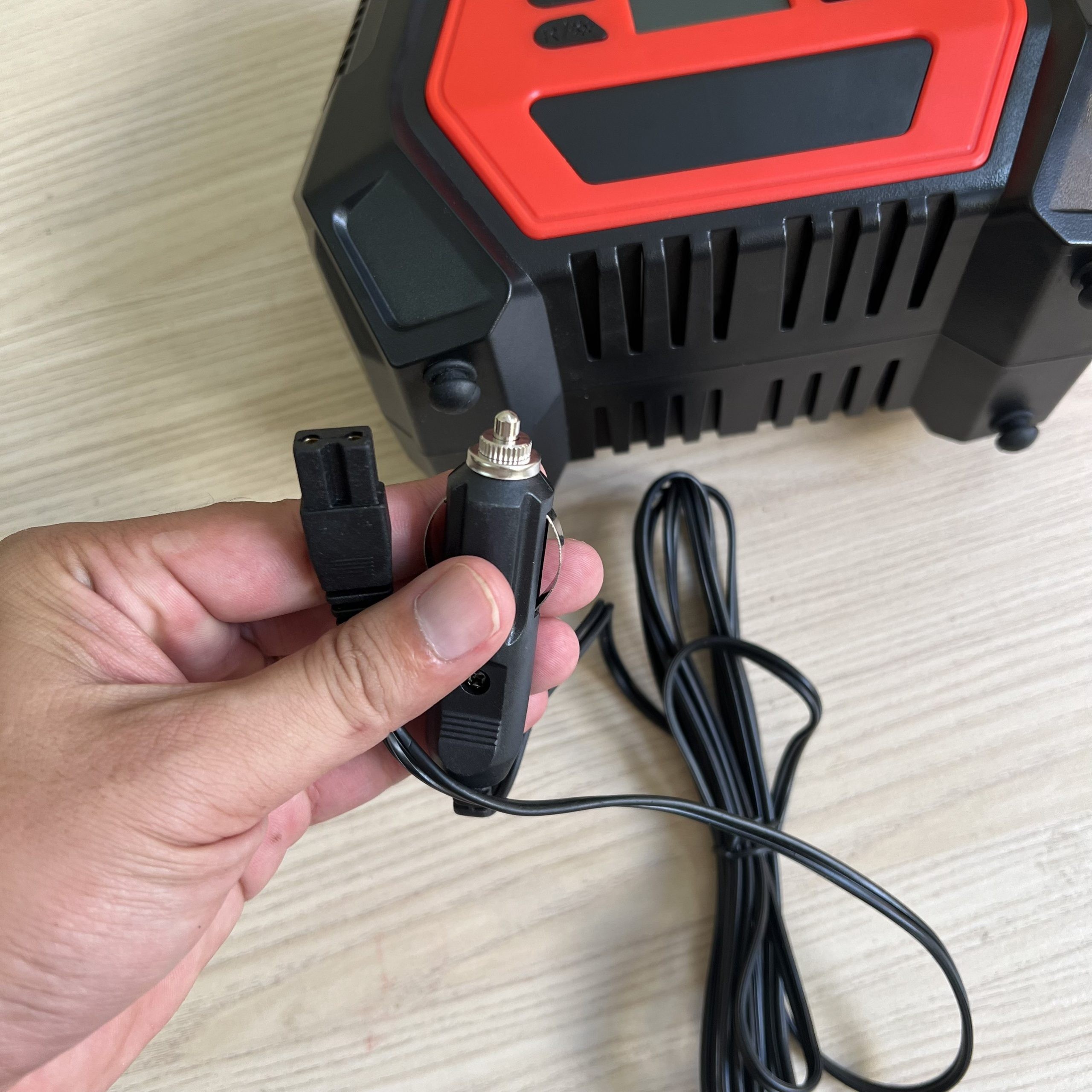 z3699146913693672eee1968a6d09717142c527083e17e-scaled-1 Bơm bánh xe ô tô BXD09 cho xe máy