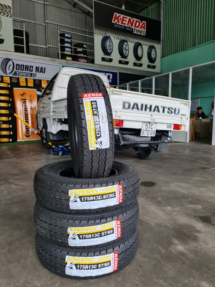Thay lốp 175R13C cho xe tải Daihatsu