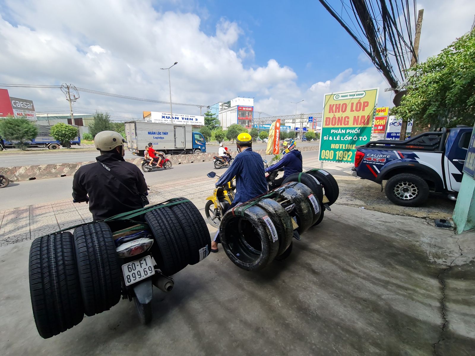 Giao lốp xe ô tô tận nơi nhanh chóng