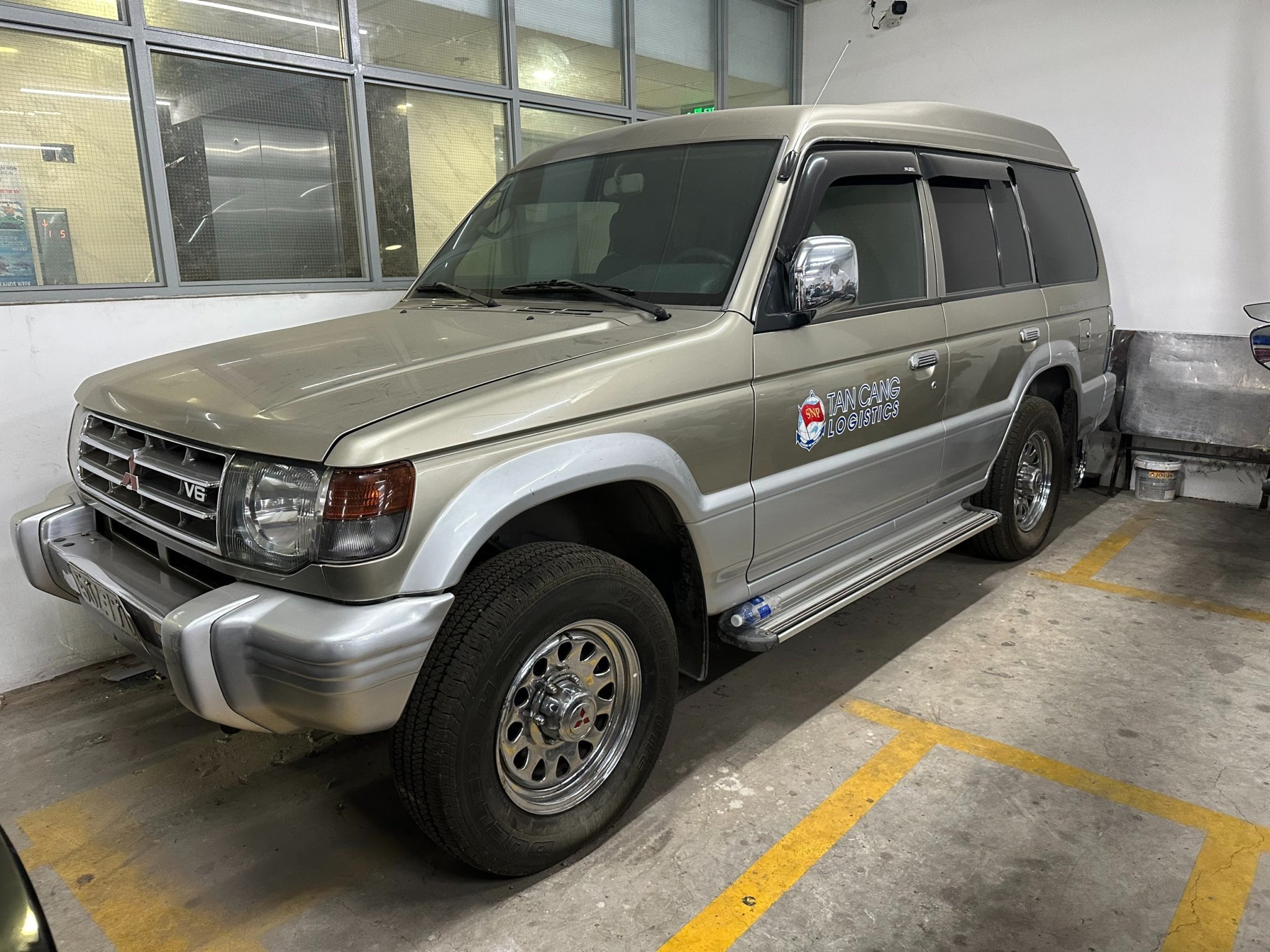 Xe Ô Tô Chở Tiền Mitsubishi Pajero GL: Chi Tiết Xe Đấu Giá