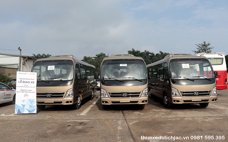 Khoang nội thất rộng rãi của xe ô tô Hyundai County 29 chỗ