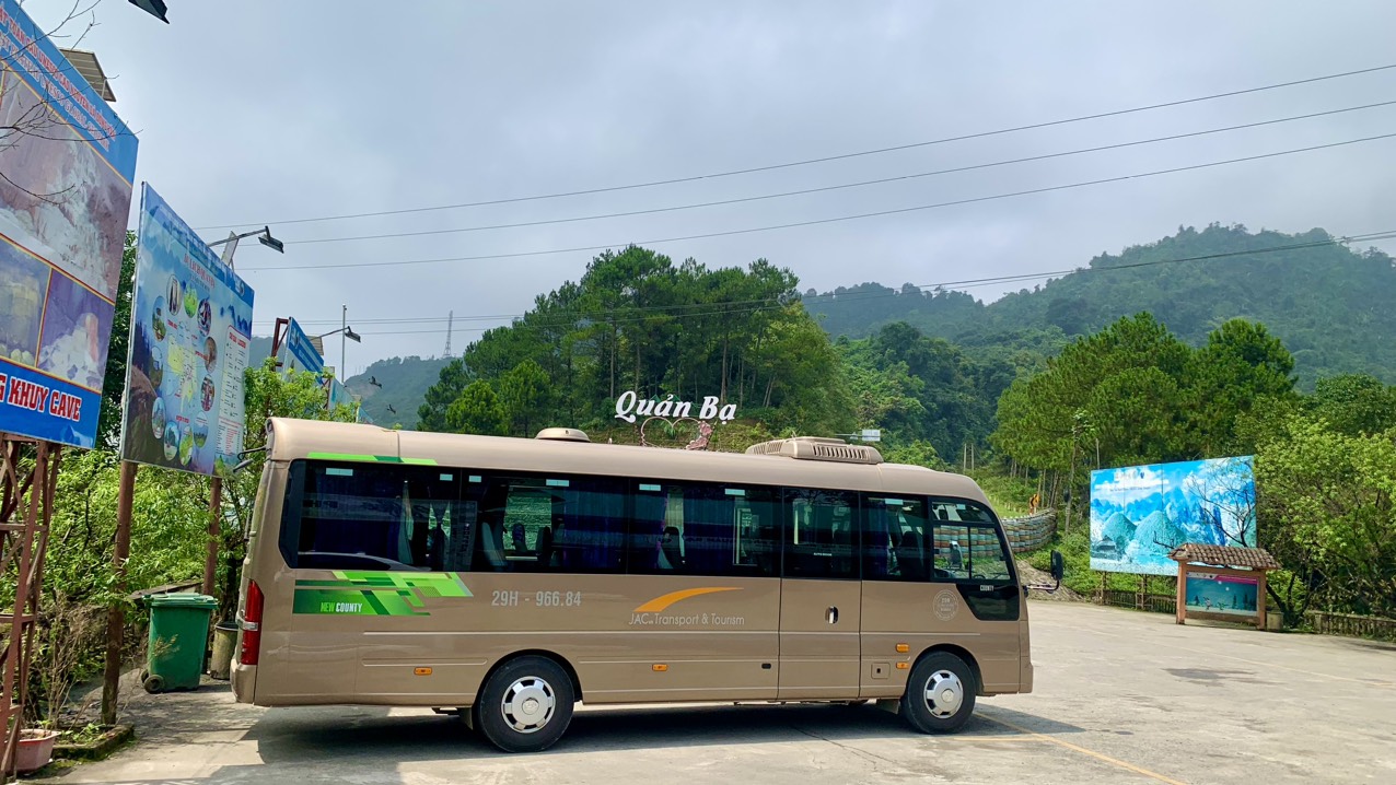 Chi tiết ngoại thất của xe ô tô Hyundai County 29 chỗ