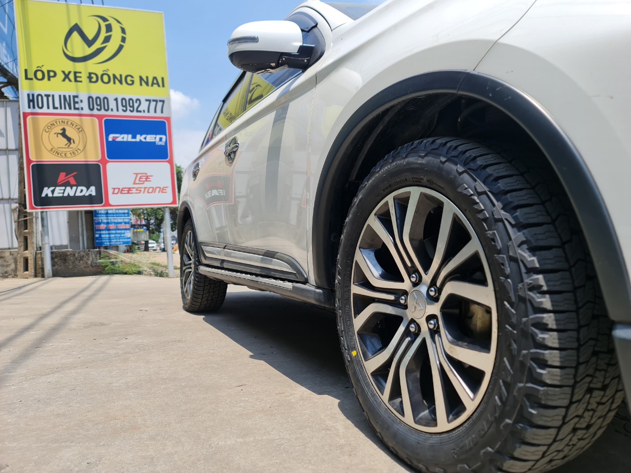Dịch vụ lốp xe ô tô Mitsubishi Outlander Sport tại Hà Nội