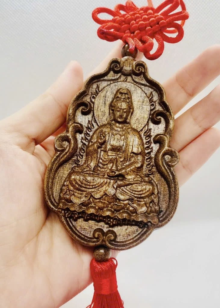 Tượng Phật Treo Xe Ô Tô: Ý Nghĩa Phong Thủy Và Lựa Chọn Phù Hợp