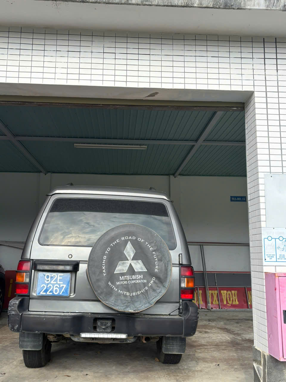 Xe Ô Tô Chở Tiền Mitsubishi Pajero GL: Chi Tiết Xe Đấu Giá