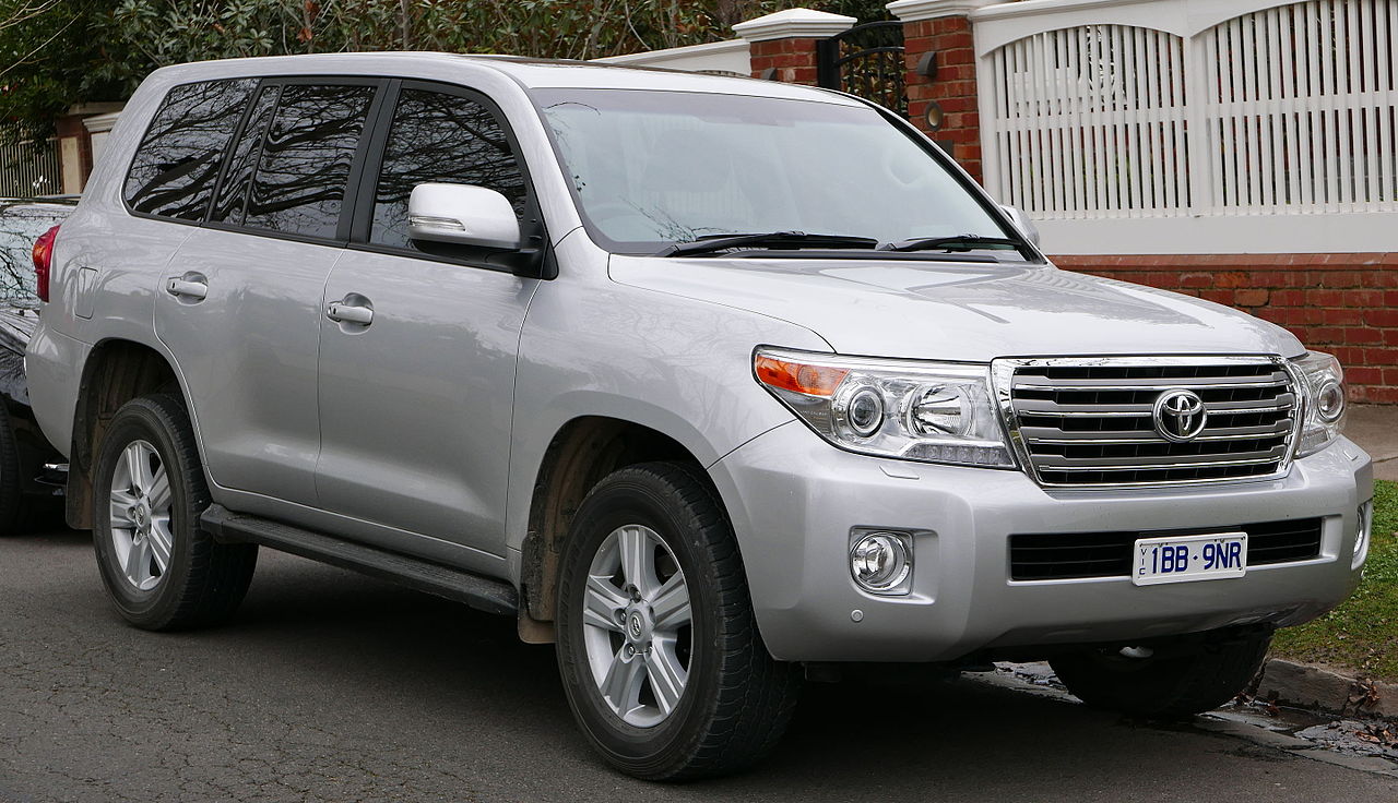 Đánh giá chi tiết xe ô tô Land Cruiser VX đời 2014 cũ