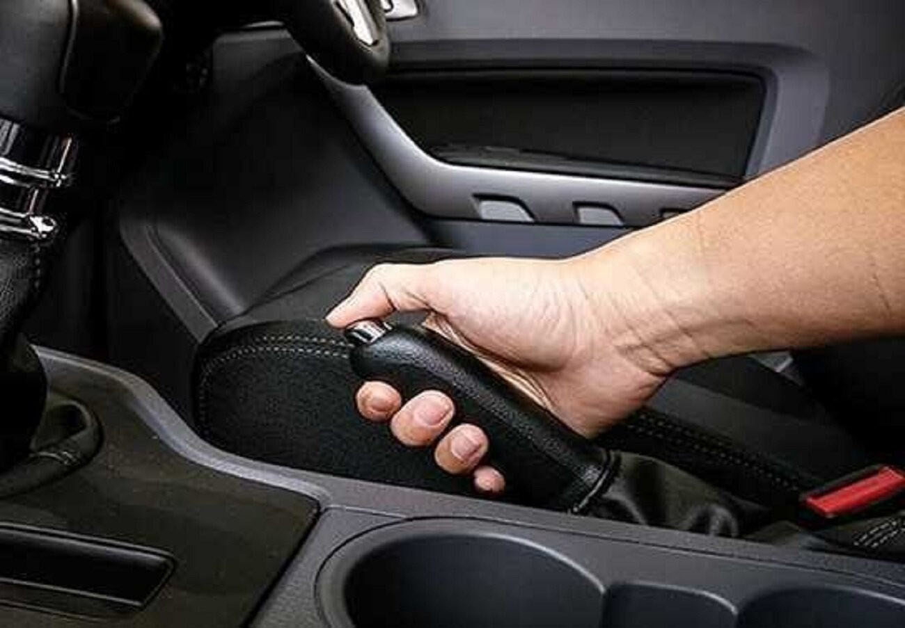 Cách Kéo Thắng Tay Xe Ô Tô Đúng Chuẩn An Toàn