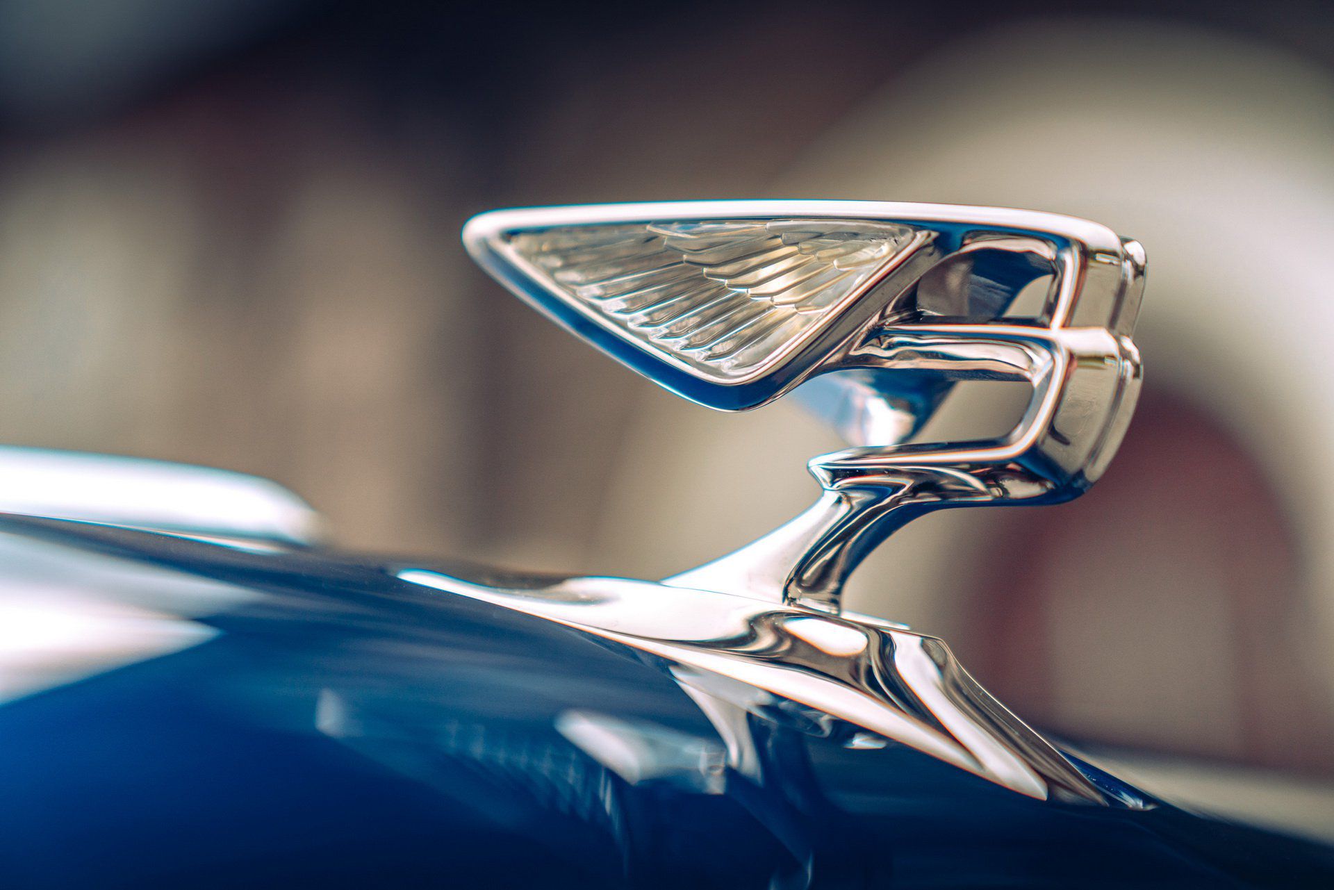 Biểu tượng xe ô tô Bentley: Nguồn gốc và ý nghĩa sâu sắc