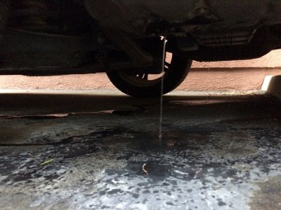 Nước Chảy Dưới Gầm Xe Ô Tô: Nguyên Nhân và Cách Xử Lý Hiệu Quả