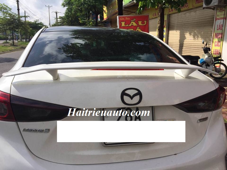 Đuôi cá xe ô tô Mazda 3 Hatchback: Nâng tầm phong cách và hiệu suất