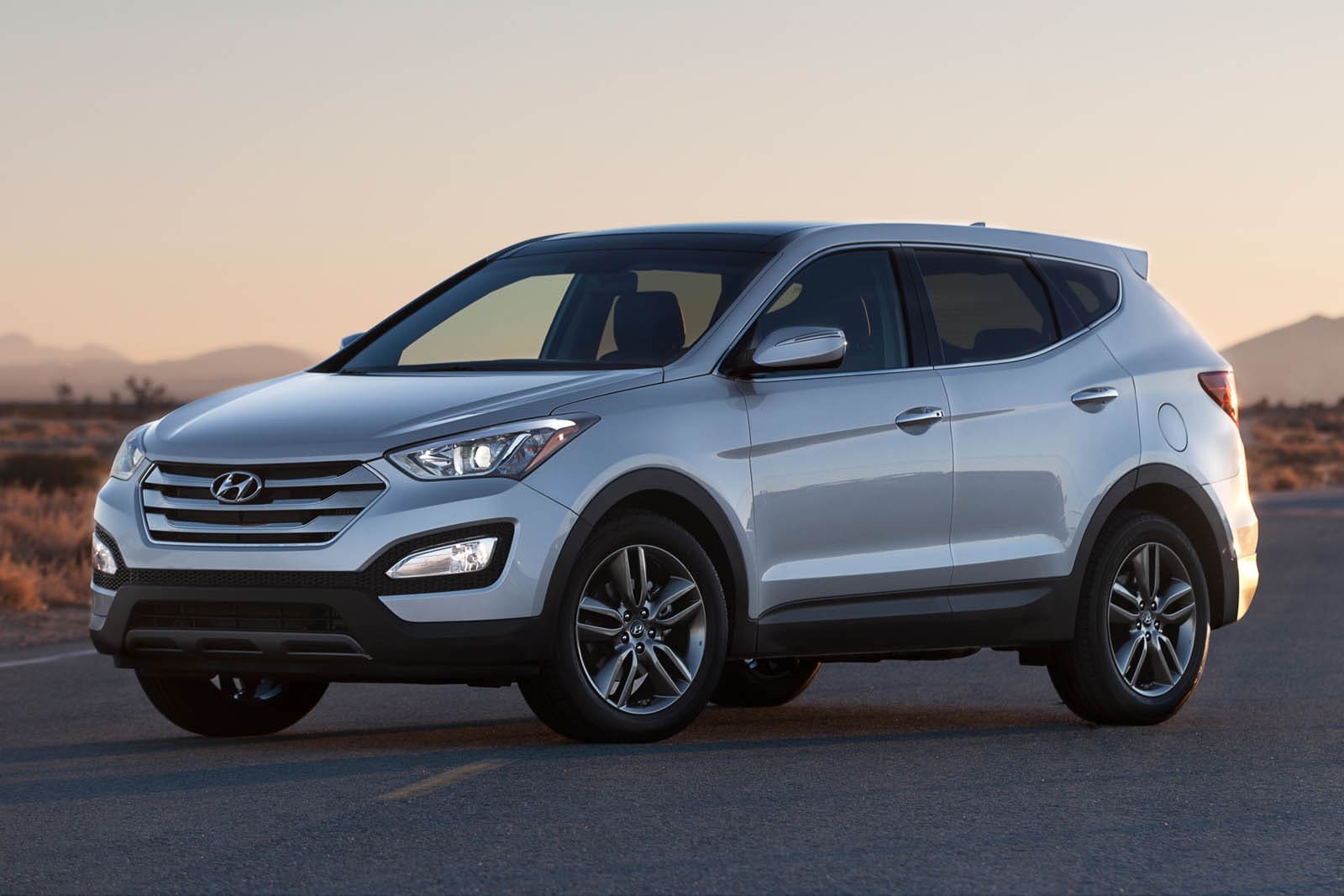 Xe Ô Tô Hyundai 2014 4 Chỗ: Tổng Quan Chi Tiết và Đánh Giá