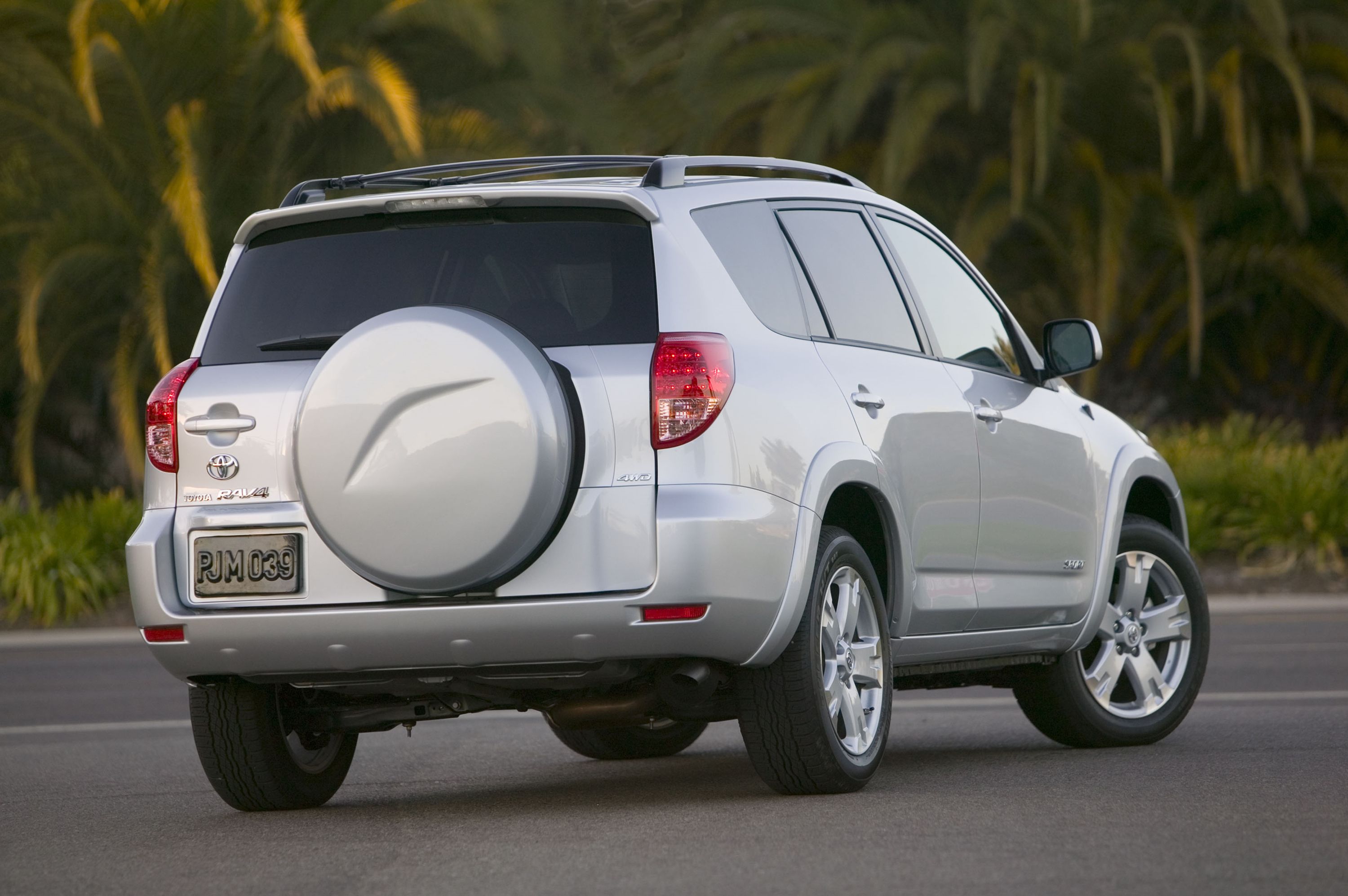 Tìm hiểu chất lượng xe ô tô Toyota RAV4 2008: Đánh giá chi tiết