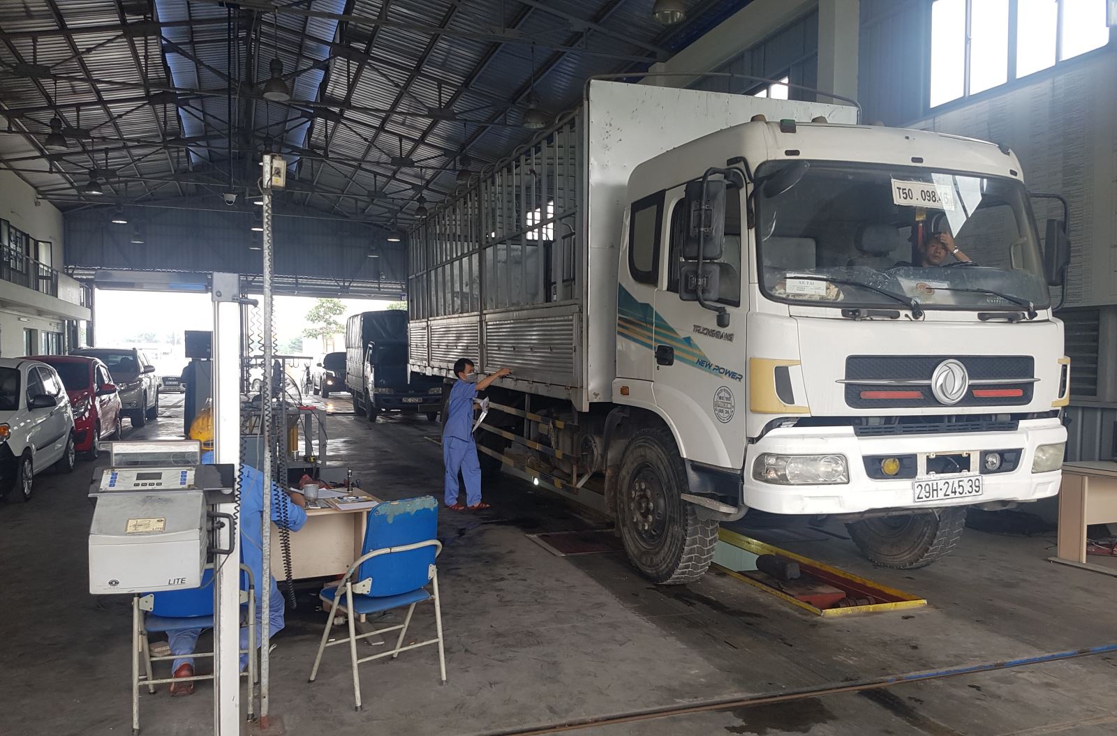 Lệ Phí Đăng Kiểm Xe Ô Tô Cũ: Chi Tiết Và Lưu Ý Quan Trọng