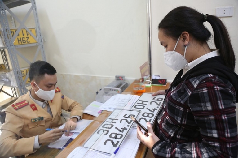 Phí Đóng Biển Xe Ô Tô: Hướng Dẫn Chi Tiết Từ A Đến Z