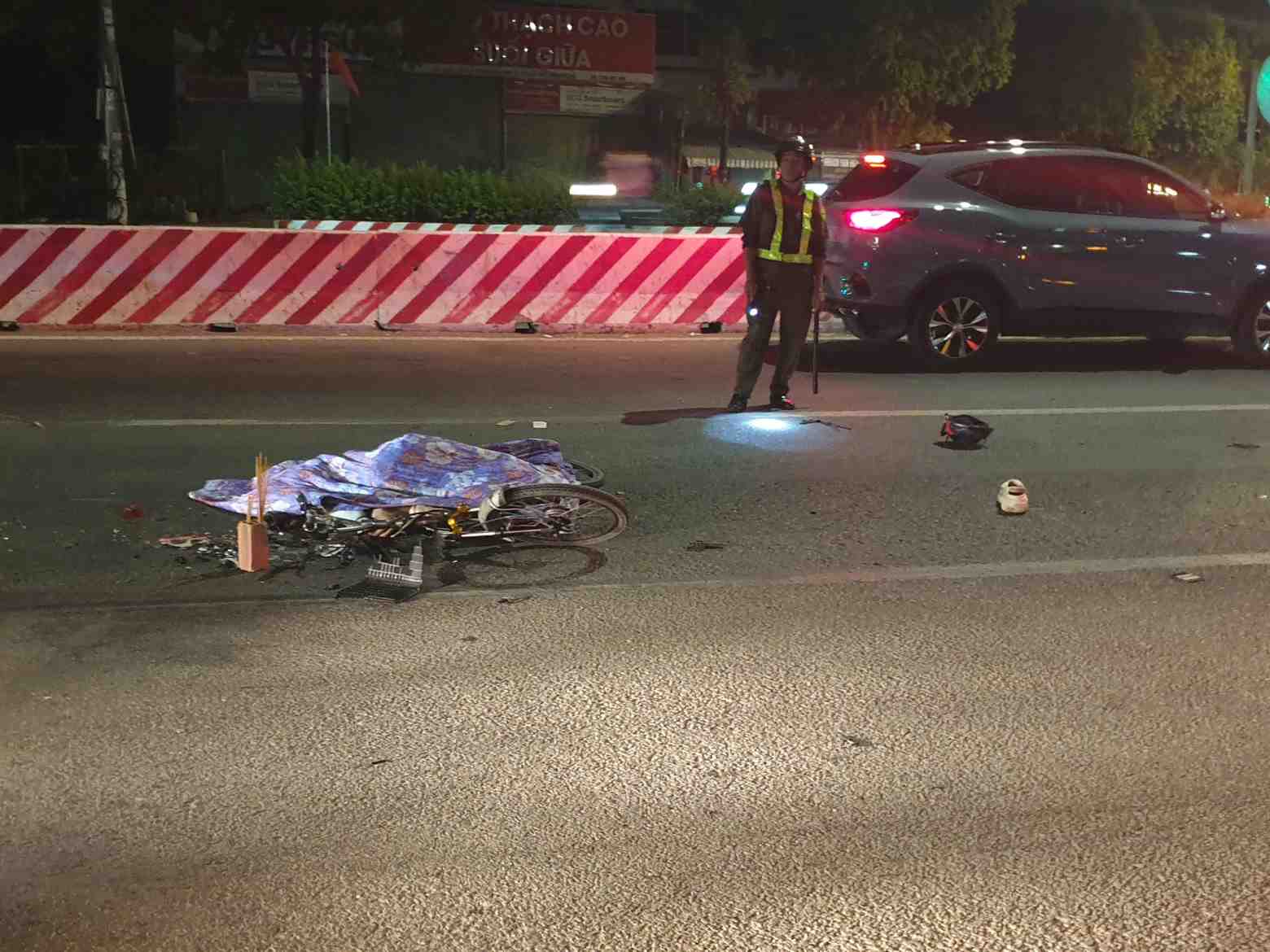 Xe ô tô đâm vào trạm thu phí: Nguyên nhân, hậu quả và phòng tránh