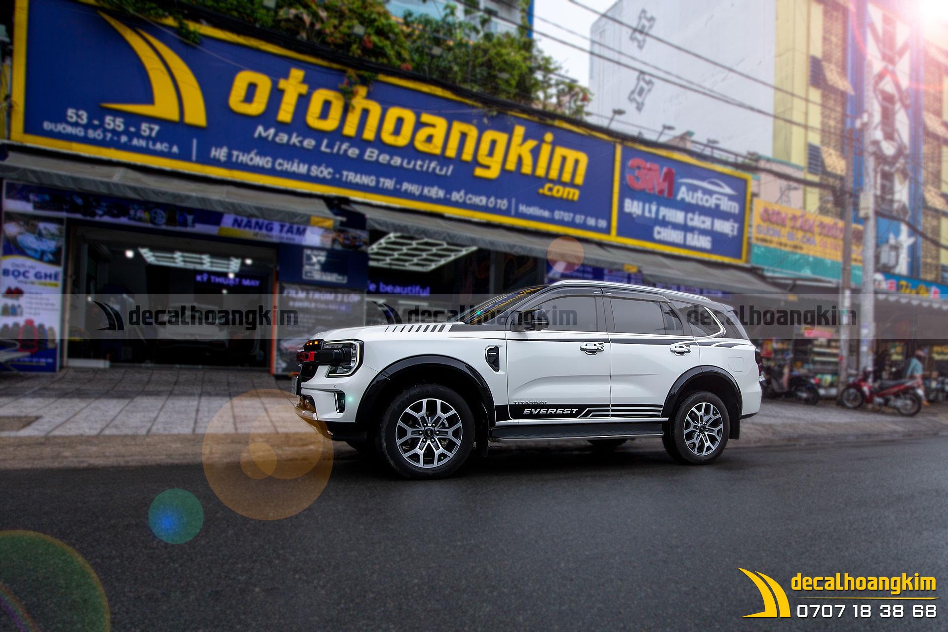 Tem Dán Chân Xe Ô Tô Thể Thao: Giải Pháp Nổi Bật Cho Phong Cách