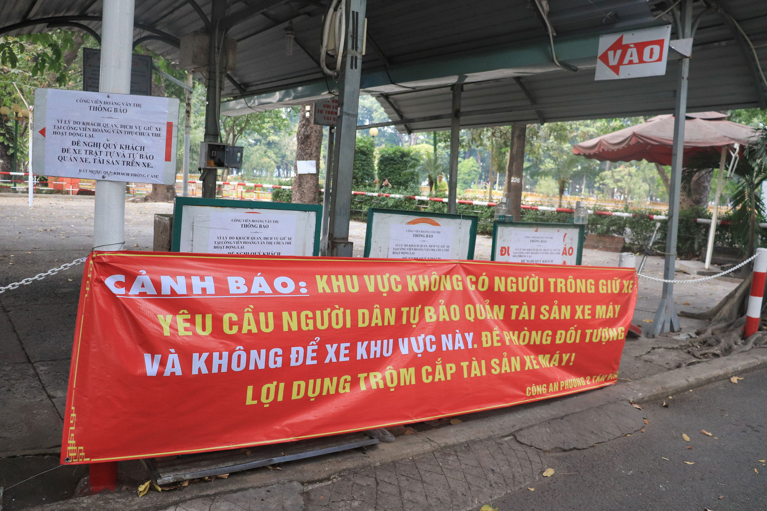 Bãi Giữ Xe Ô Tô 390 Hoàng Văn Thụ: Đánh Giá Chi Tiết