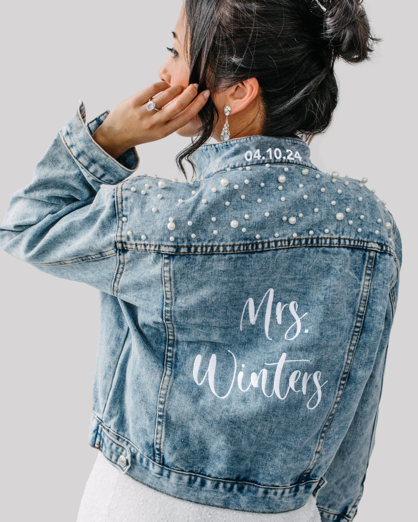 Jean Jacket Sweatshirt Nữ: Hướng Dẫn Phối Đồ Sành Điệu