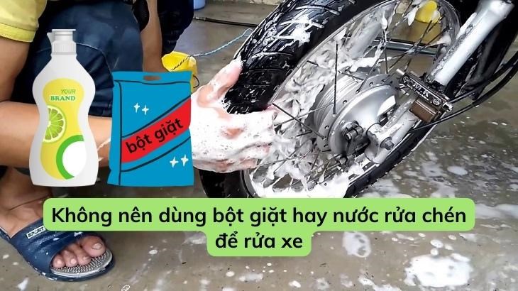 Rửa xe ô tô bằng nước rửa bát: Lợi hay hại? Giải pháp tối ưu
