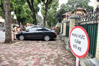 Đỗ Xe Ô Tô Sai Quy Định Phạt Bao Nhiêu? Chi Tiết Mức Phạt Mới Nhất Đỗ Xe Ô Tô Sai Quy Định Phạt Bao Nhiêu? Chi Tiết Mức Phạt Mới Nhất
