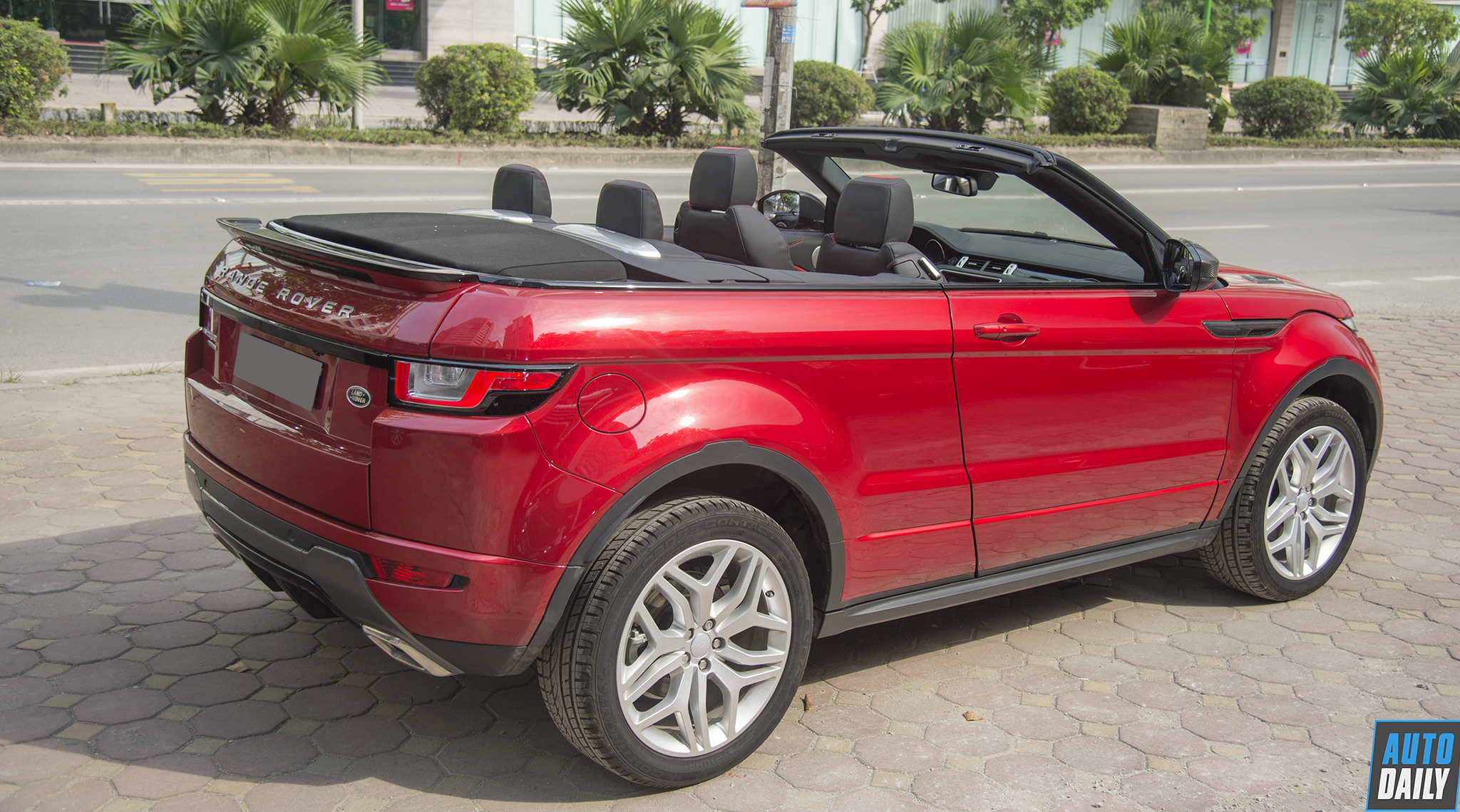 Xe ô tô Range Rover mui trần: Khám phá sự độc đáo