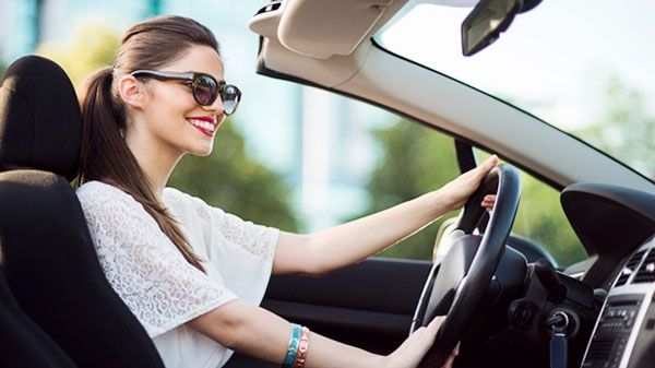 Đàn bà lái xe ô tô: Phá vỡ định kiến và nghệ thuật làm chủ tay lái