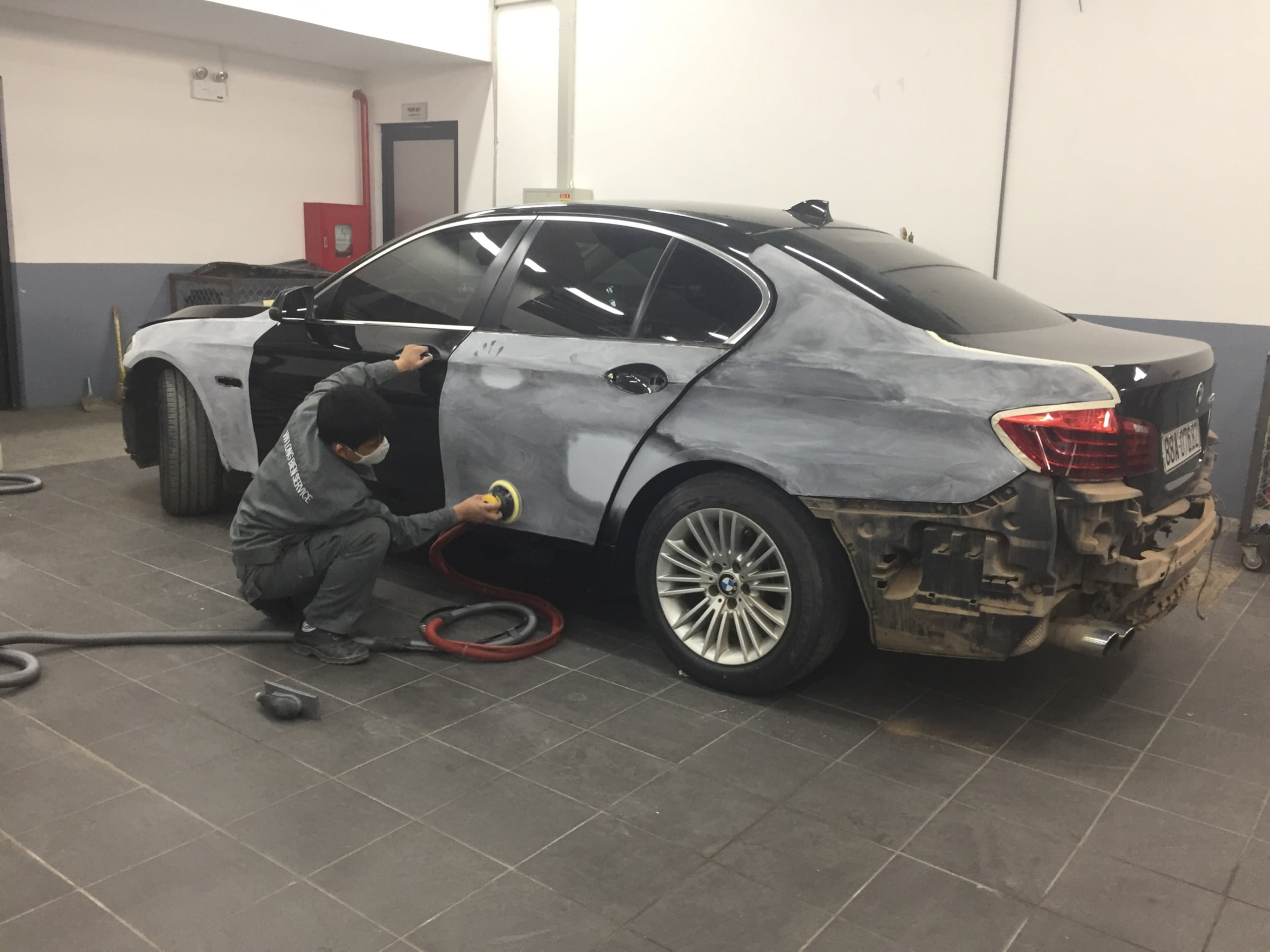 Vỏ Xe Ô Tô BMW: Hướng Dẫn Chi Tiết Từ A Đến Z